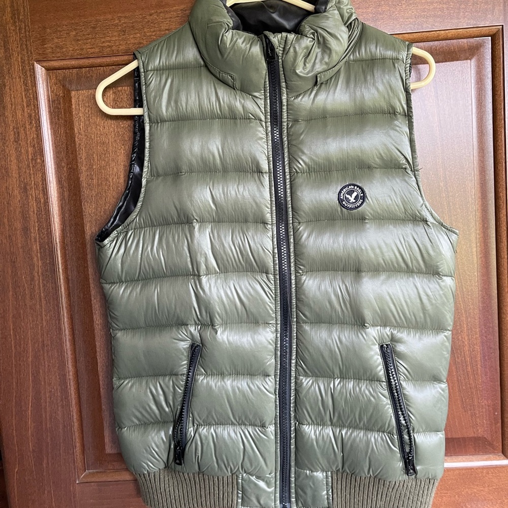 American Eagle vest size medium